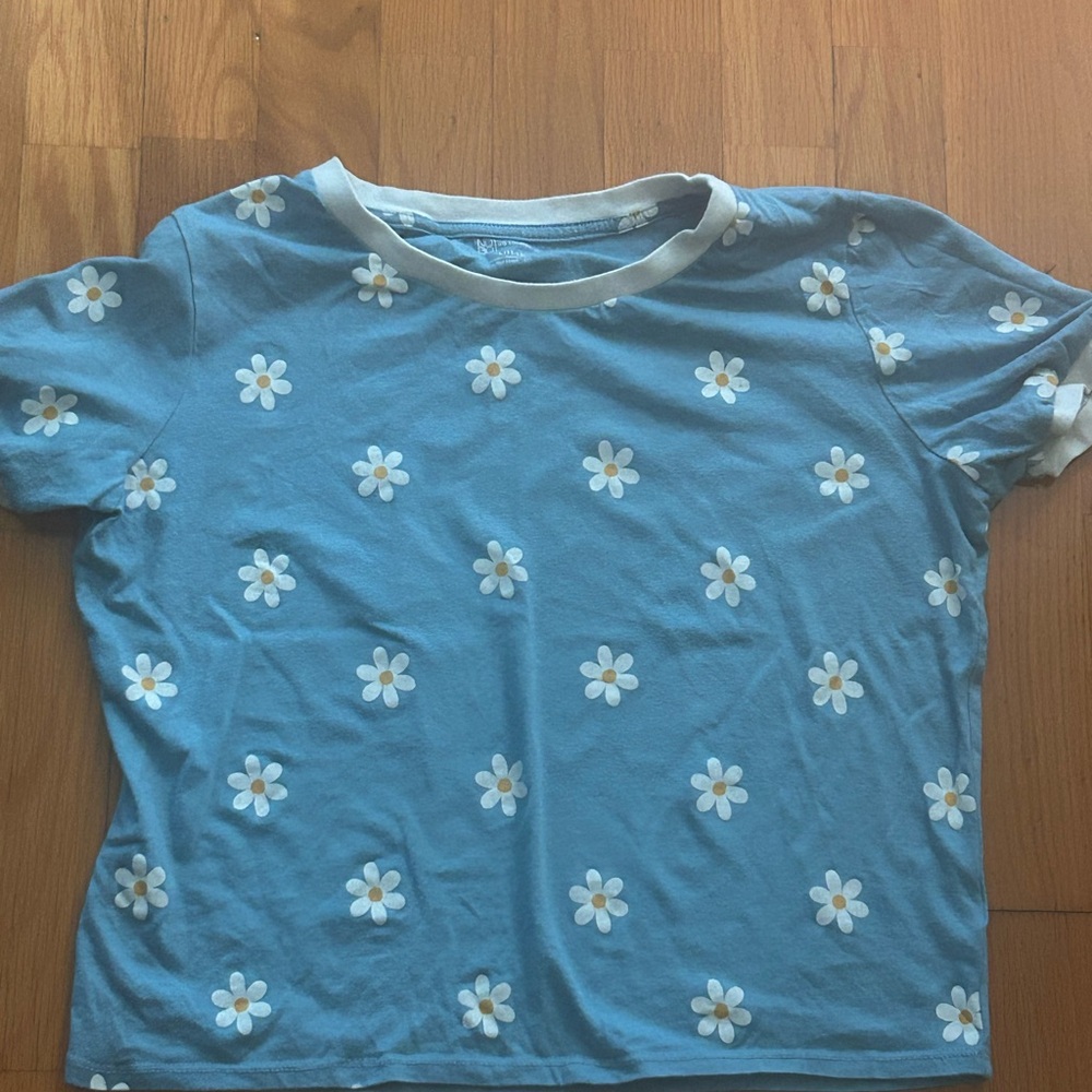 Women's Blue Daisy Short Sleeve Tee